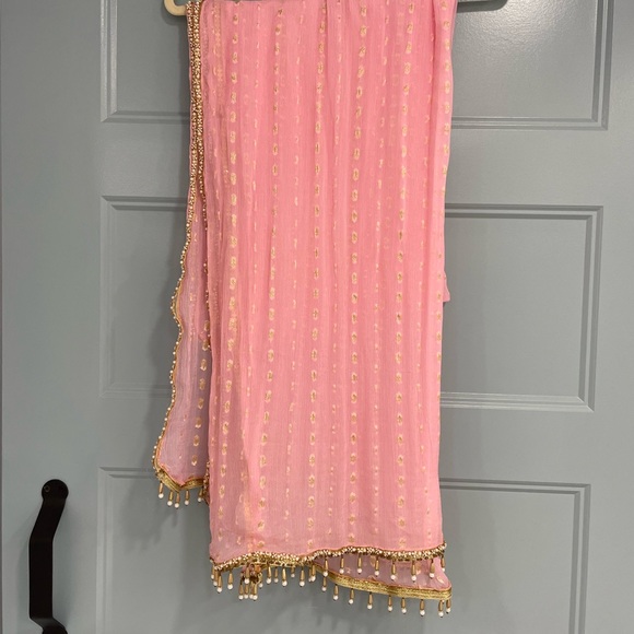 Brand new Pakistani outfit - Picture 3 of 7